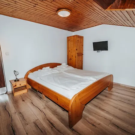 Pri Piecke A Restauracia Gasthuis Staré Hory