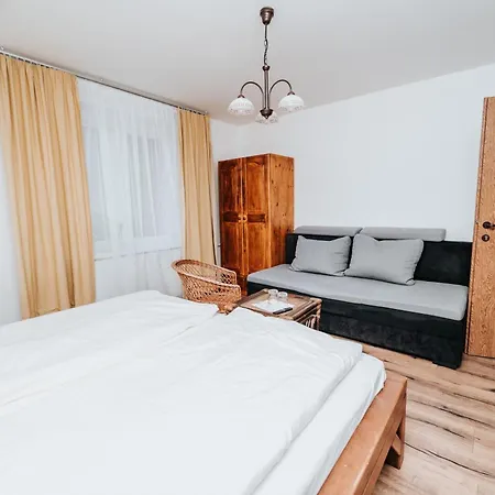 Pri Piecke A Restauracia 3*