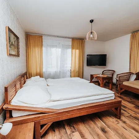 Pri Piecke A Restauracia