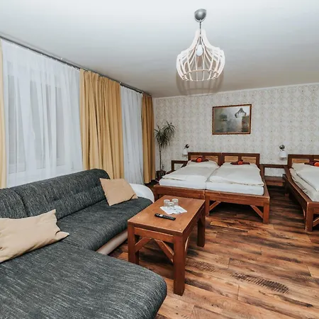 Pri Piecke A Restauracia